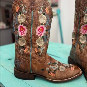 MACIE BEAN WOMEN'S ROSE GARDEN WESTERN BOOTS - BROAD SQUARE TOE size 12